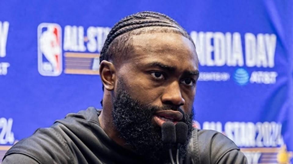 B体育赛事资讯-硬气！布朗怒轰联盟明星哨：有人被特殊照顾，罚3.5万也敢说