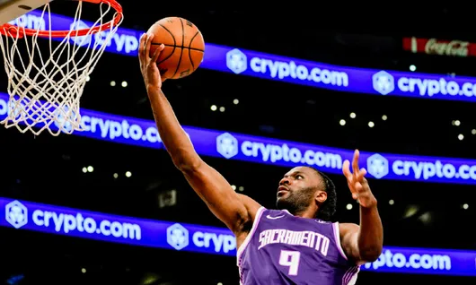 B体育赛事资讯-查克|国王底薪淘宝成功！解析阿丘瓦vs太阳精彩攻防&amp;amp;残暴隔扣表现