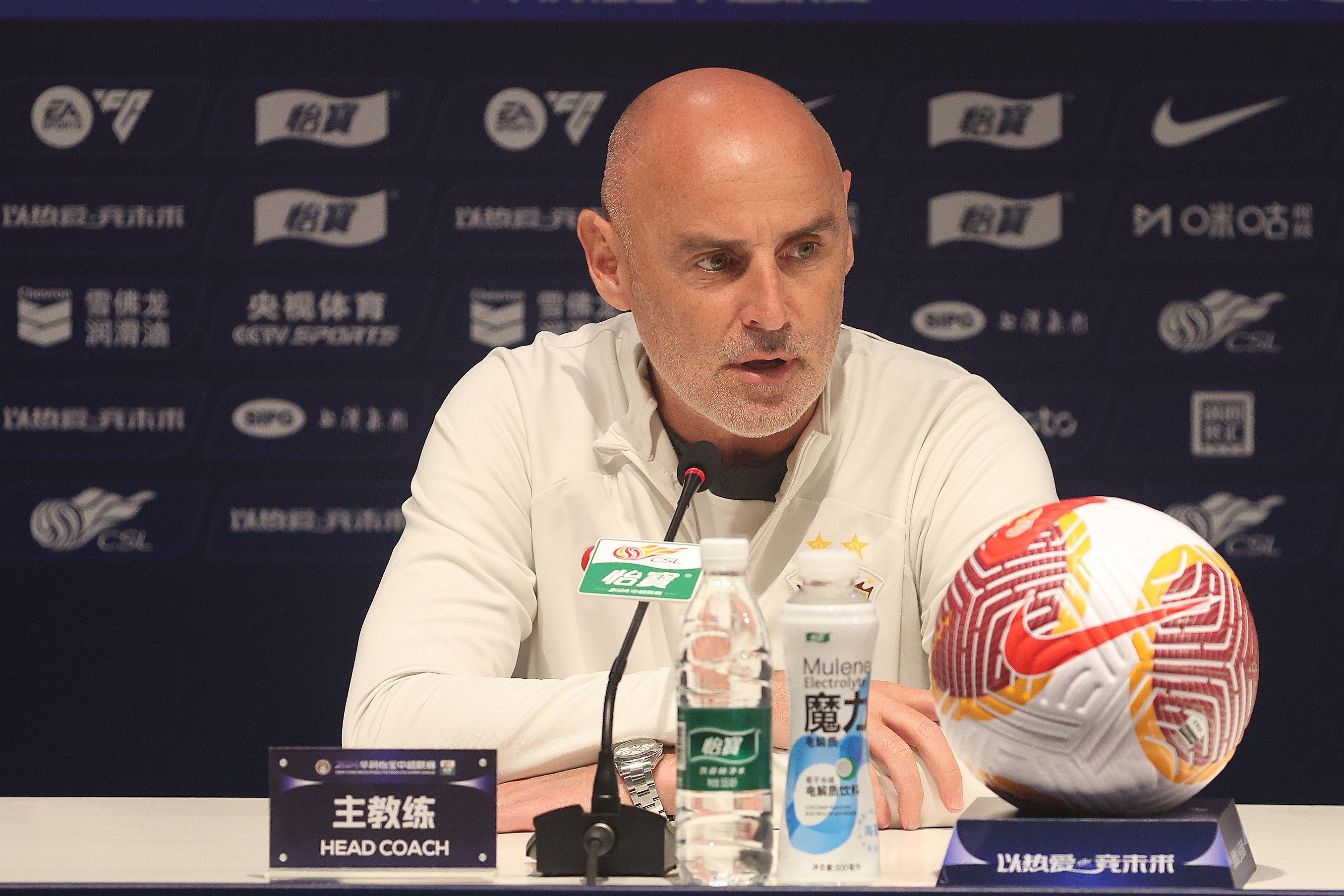 B体育体育报道-跟队谈海港首轮输球：问题源于人员结构，前场没有能拿住球的核心